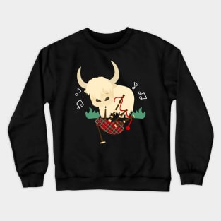 Highland Cattle Play Bagpipes - White Crewneck Sweatshirt